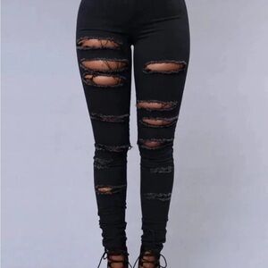 NWT Edgy Black Distressed Skinny Jeans for Women